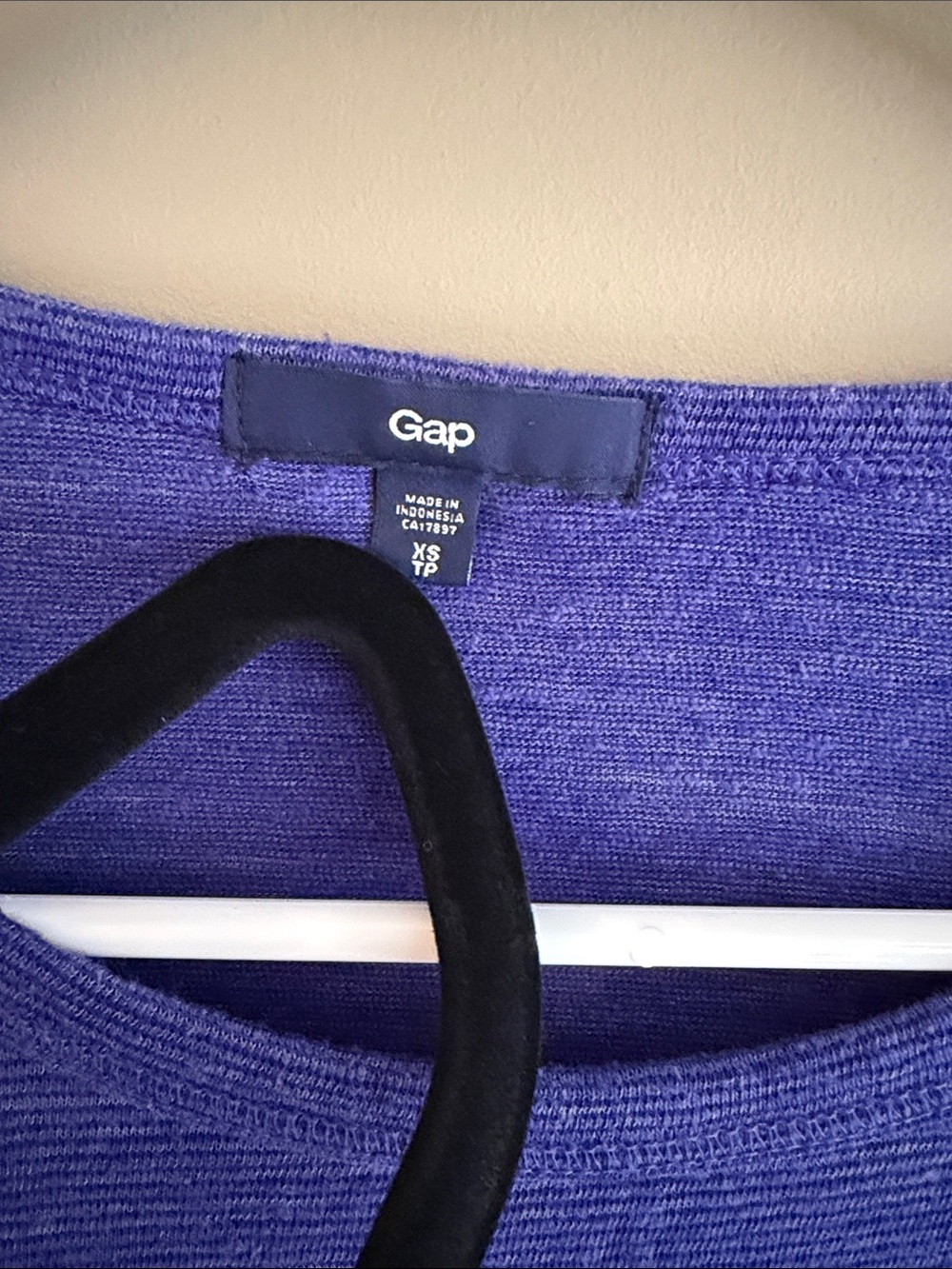 GAP Women’s Long Sleeve Crewneck Top - Blue size XS - Picture 2 of 5